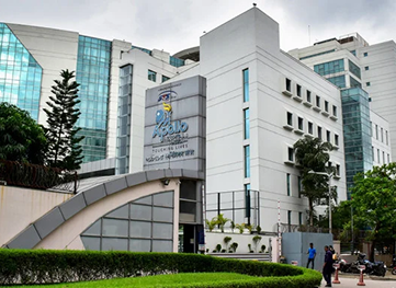 Established Apollo Hospital Dhaka